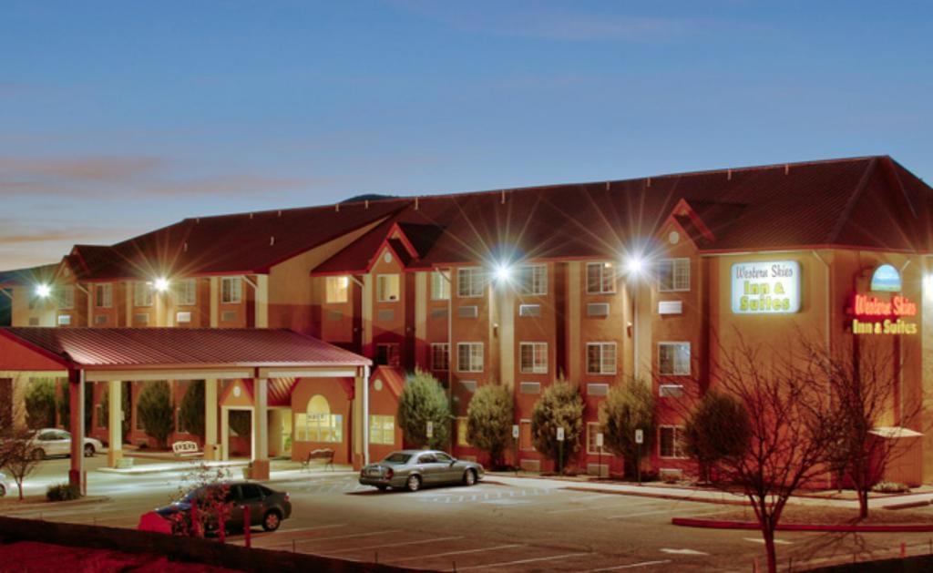 Western Skies Inn & Suites Los Lunas Exterior foto