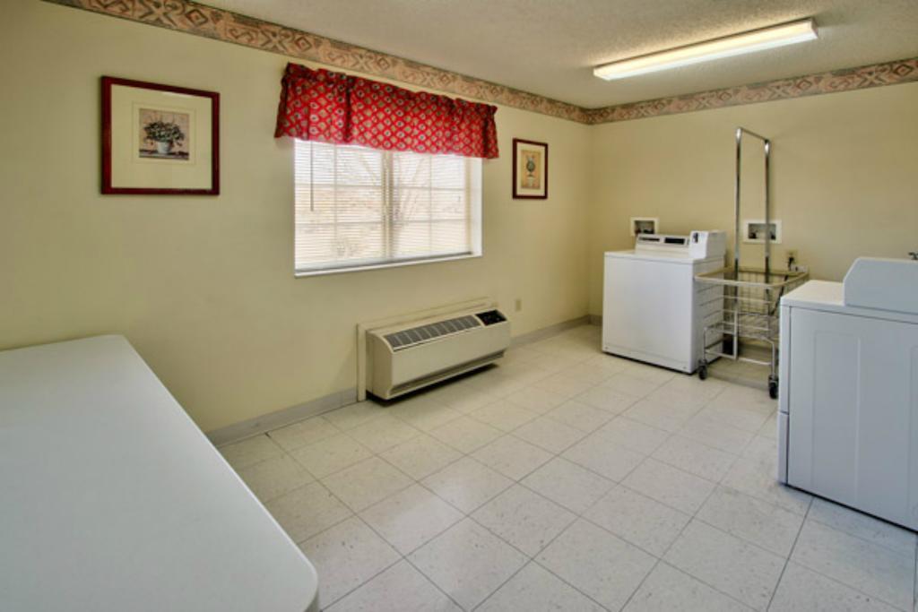 Western Skies Inn & Suites Los Lunas Exterior foto