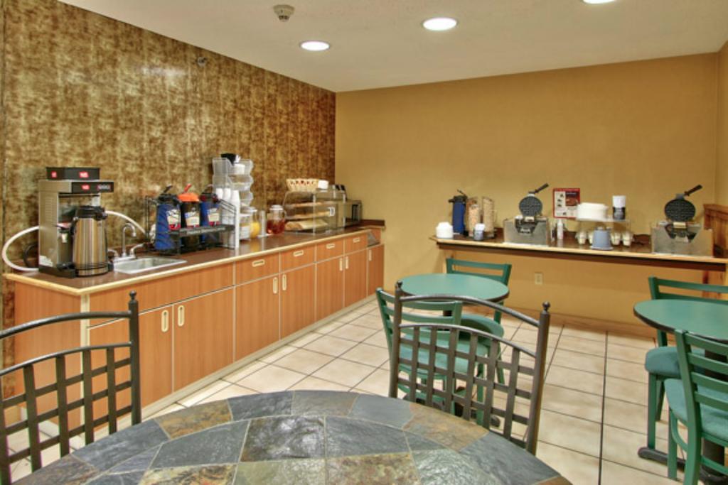 Western Skies Inn & Suites Los Lunas Exterior foto